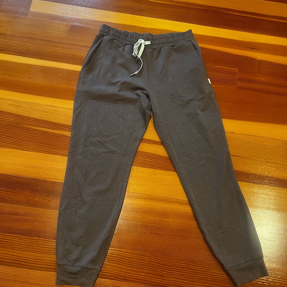 Vuori Gray Sweatpants with Elastic Waistband and Tapered Ankles